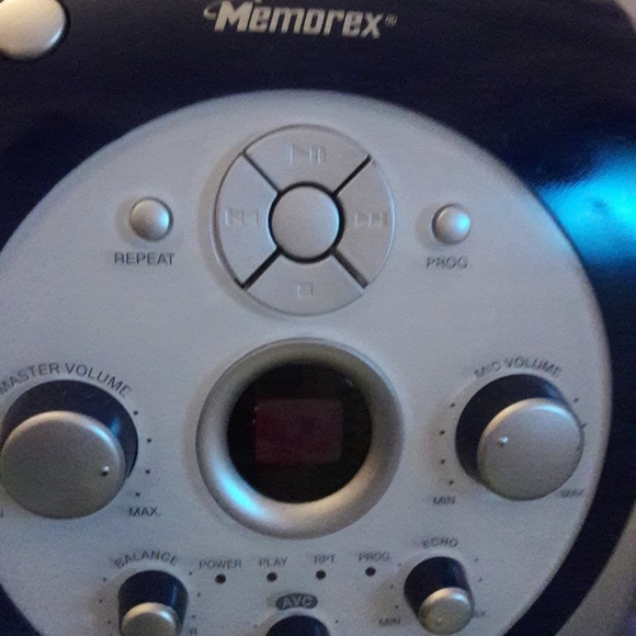Memorex Karaoke Machine for kids - Picture 2 of 4